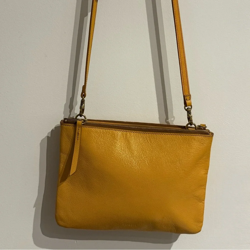 💼🐄Beautiful Fossil Golden Yellow Mustard Genuine Leather Cowhide Crossbody Bag